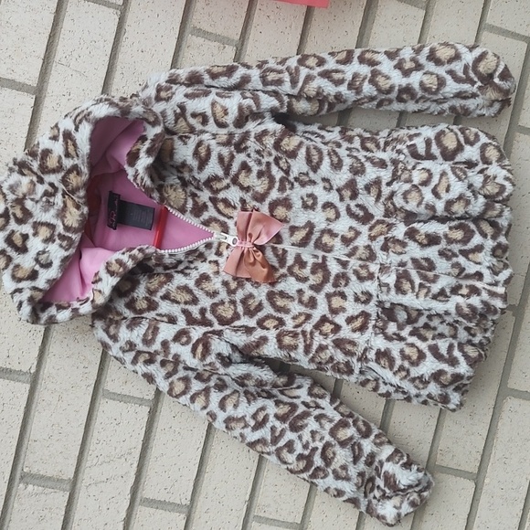 Leopard Coat* - Picture 2 of 11